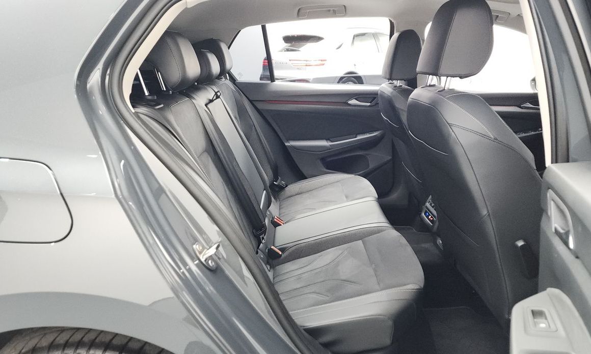Volkswagen Golf 2025