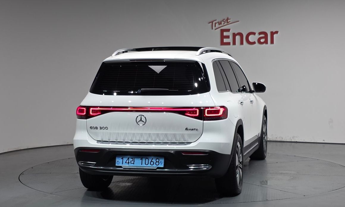 Mercedes-Benz EQB 2024