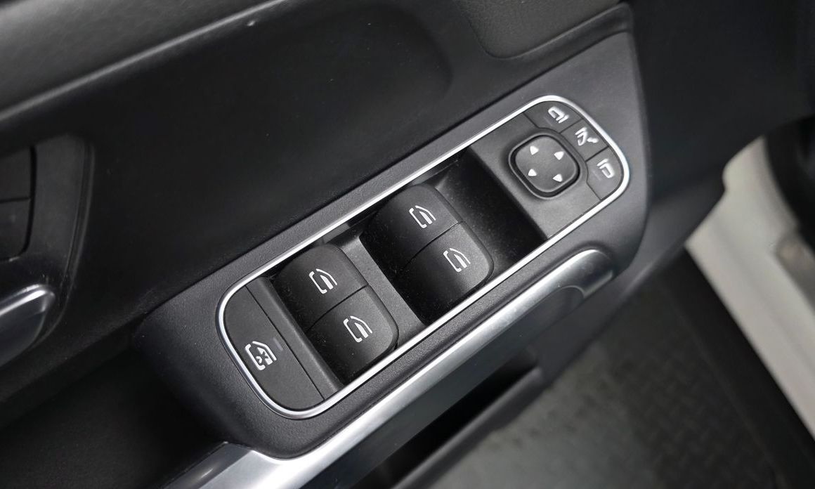 Mercedes-Benz EQB 2024