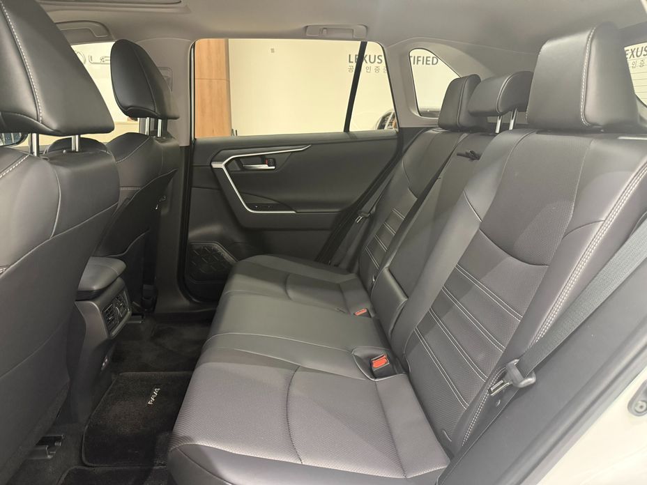 Toyota RAV4 2025
