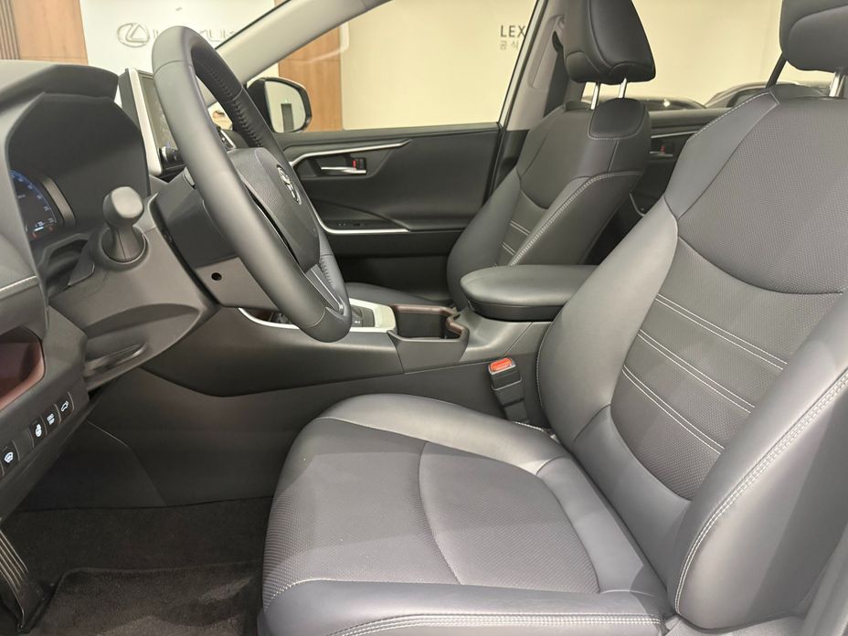 Toyota RAV4 2025