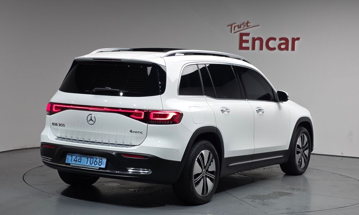 Mercedes-Benz EQB 2024