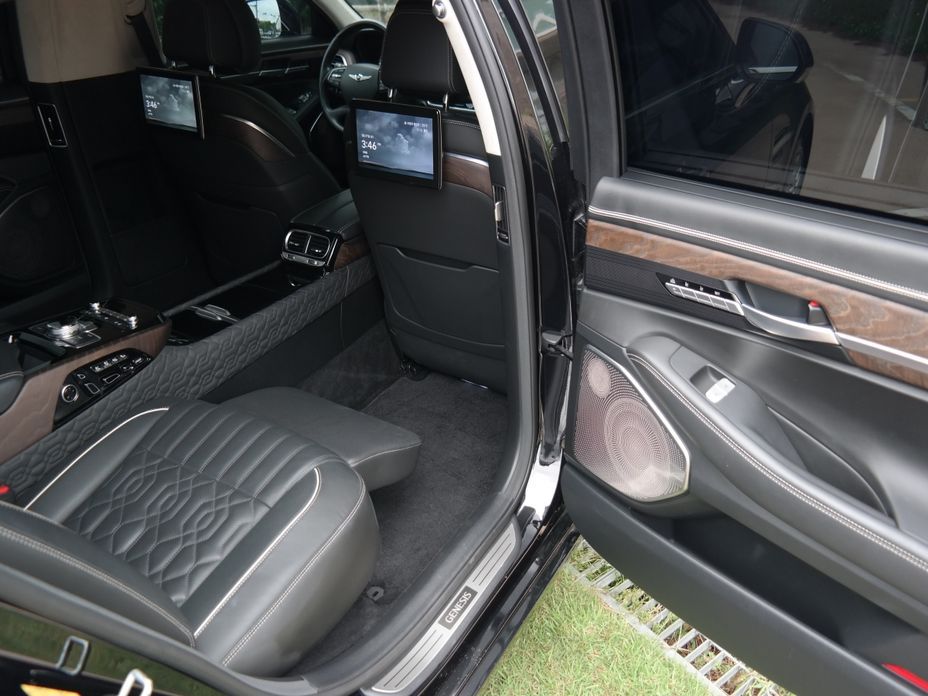 Genesis G90 2021