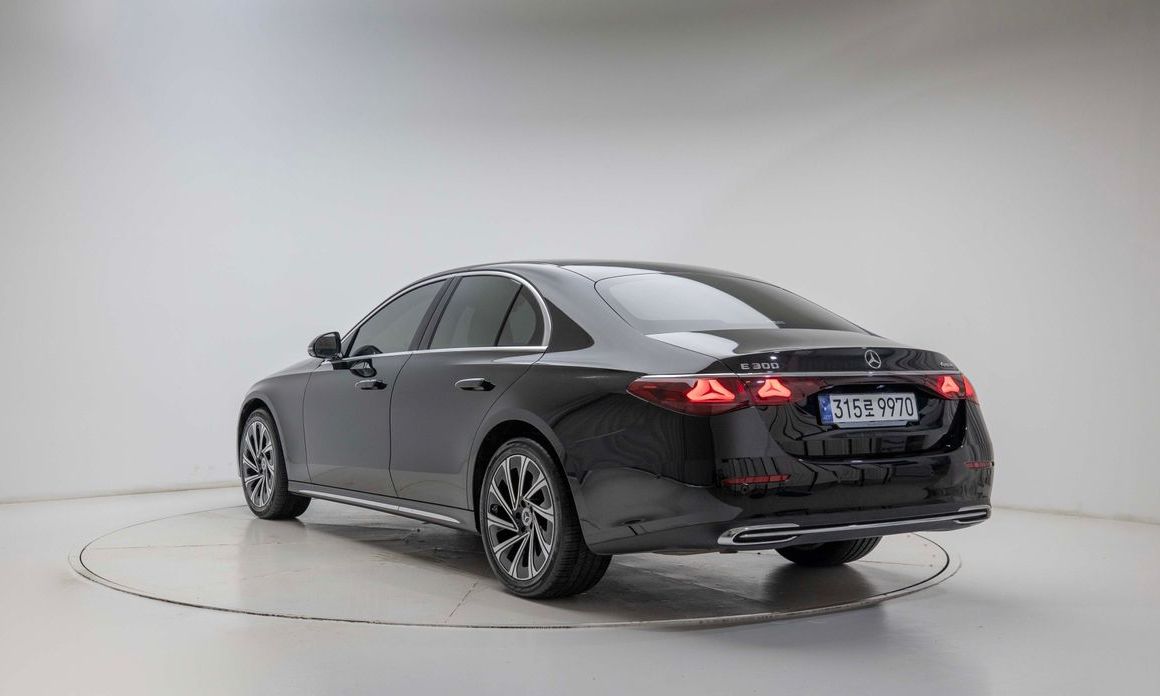 Mercedes-Benz E-Class 2024