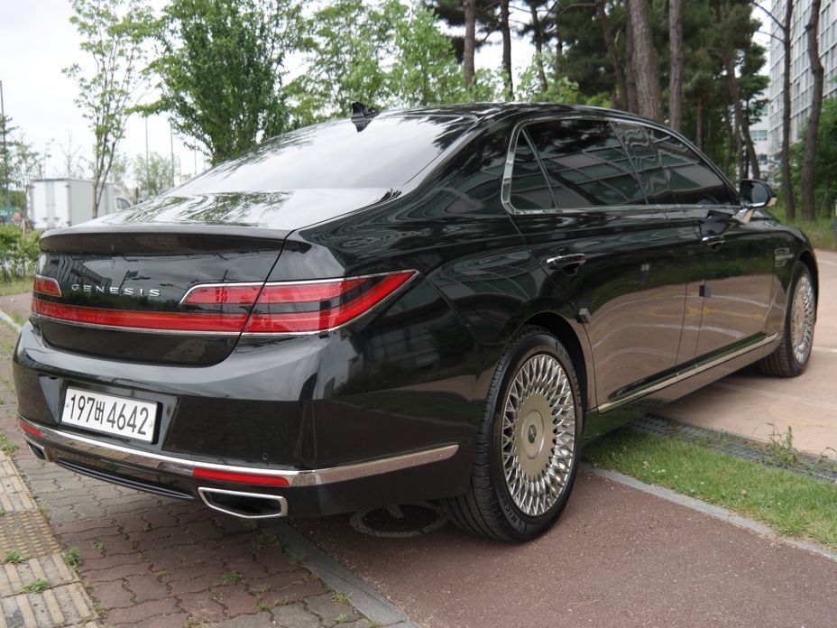 Genesis G90 2021