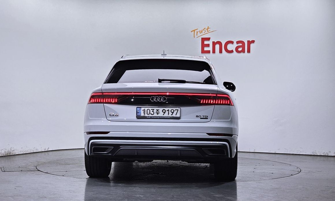 Audi Q8 2021