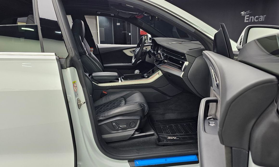 Audi Q8 2021