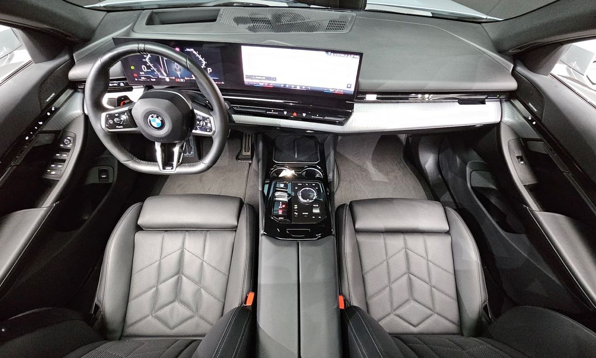 BMW 5-Series 2024