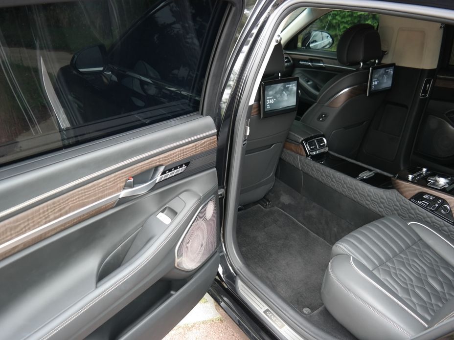 Genesis G90 2021