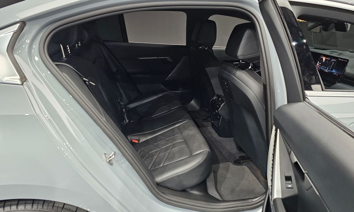 BMW 5-Series 2024