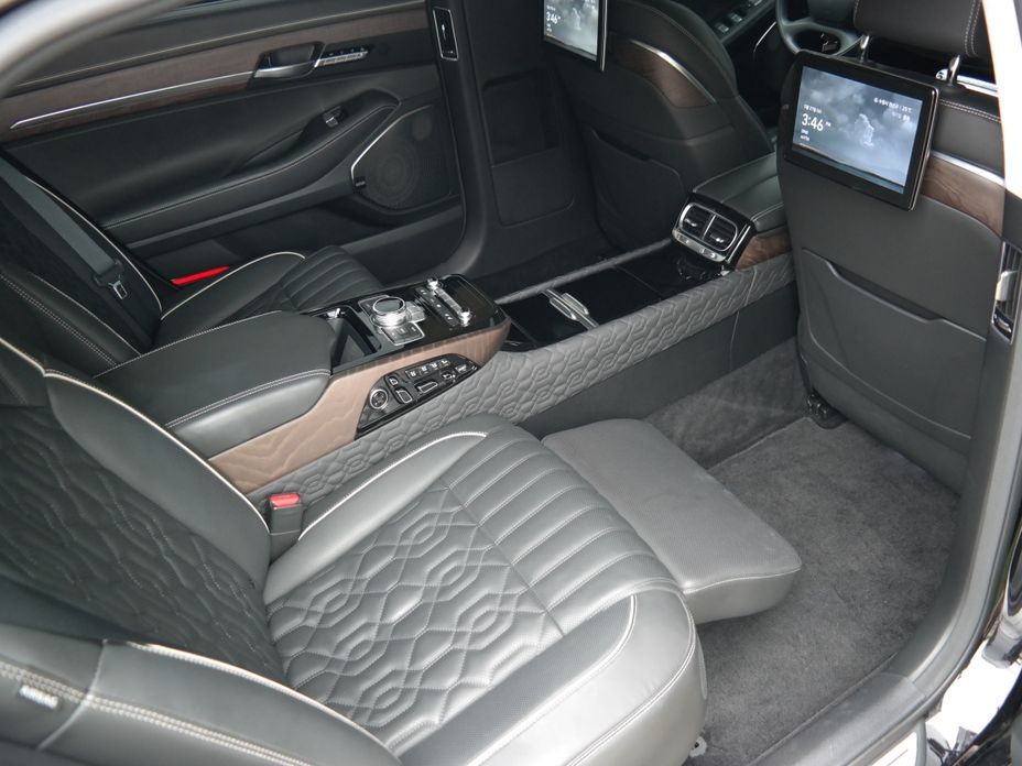 Genesis G90 2021