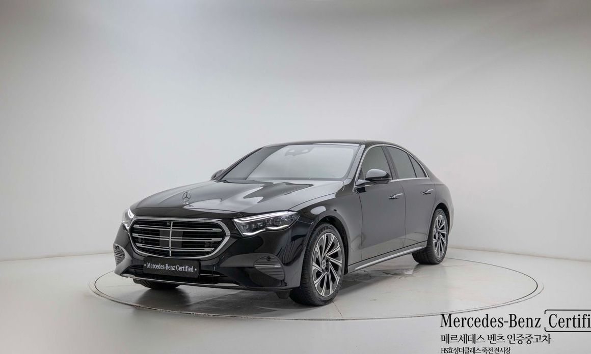 Mercedes-Benz E-Class 2024