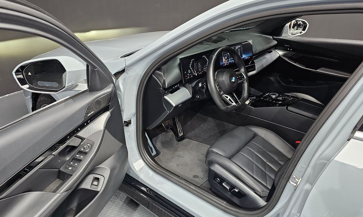 BMW 5-Series 2024