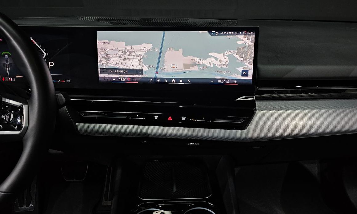 BMW 5-Series 2024