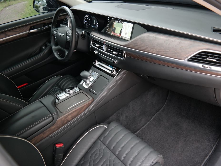 Genesis G90 2021