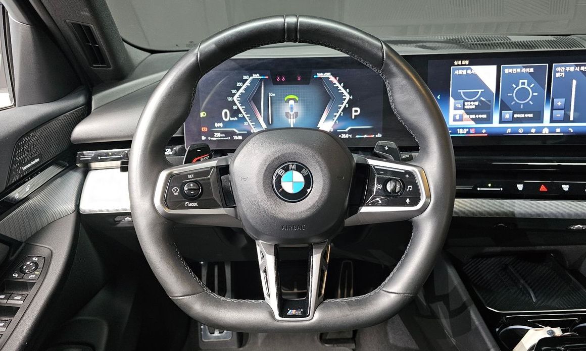BMW 5-Series 2024