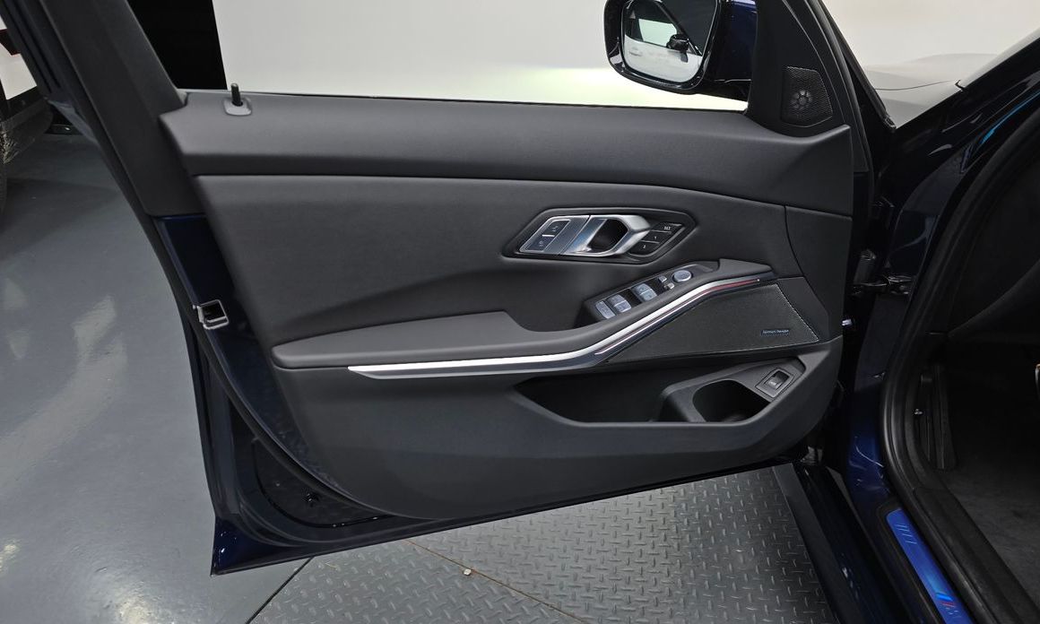 BMW 3-Series 2025