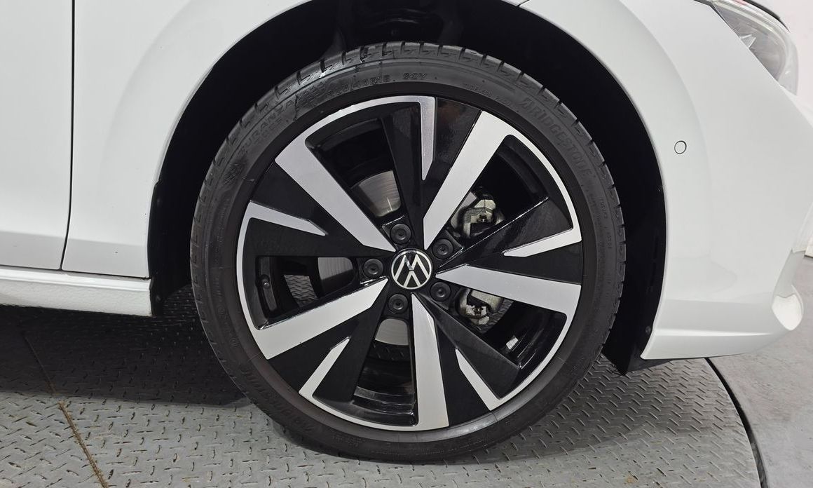 Volkswagen Golf 2025
