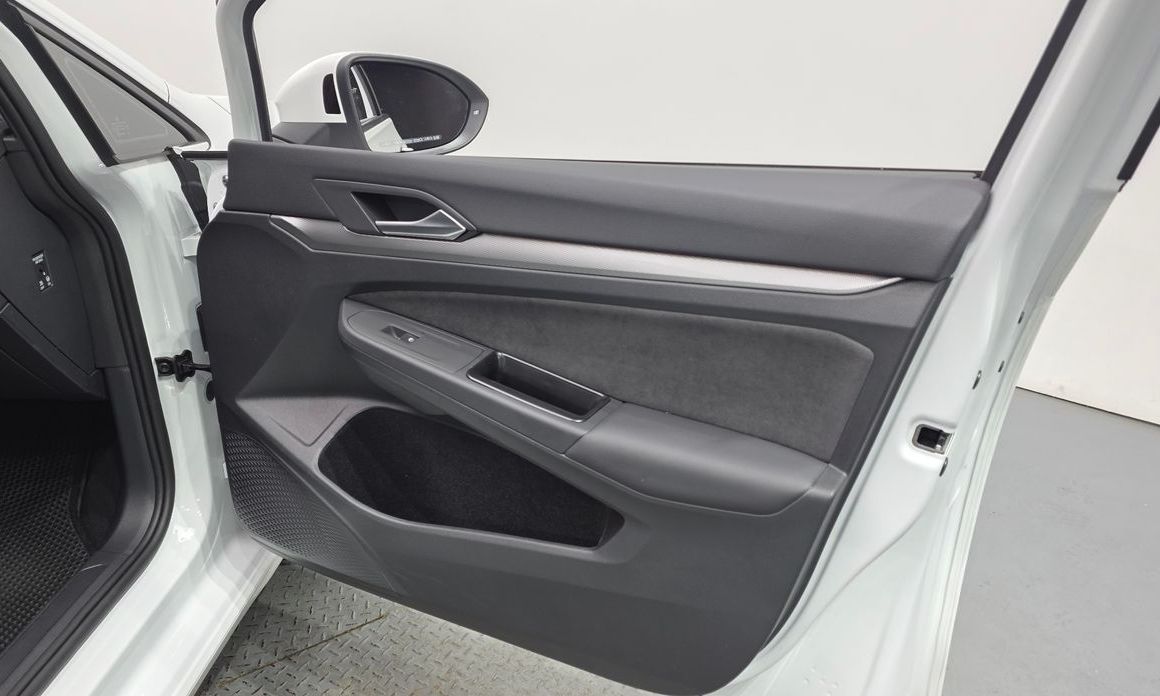 Volkswagen Golf 2025