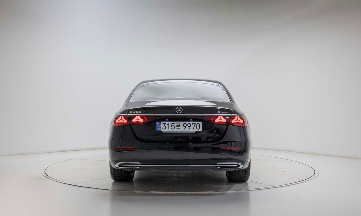 Mercedes-Benz E-Class 2024