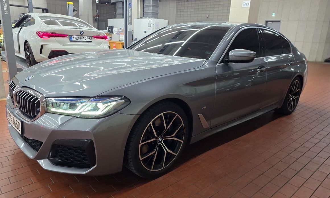 BMW 5-Series 2023