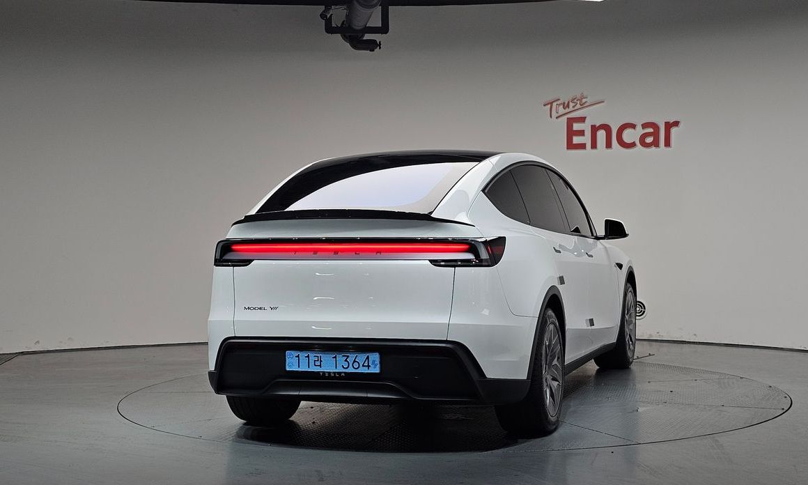 Tesla Model Y 2026