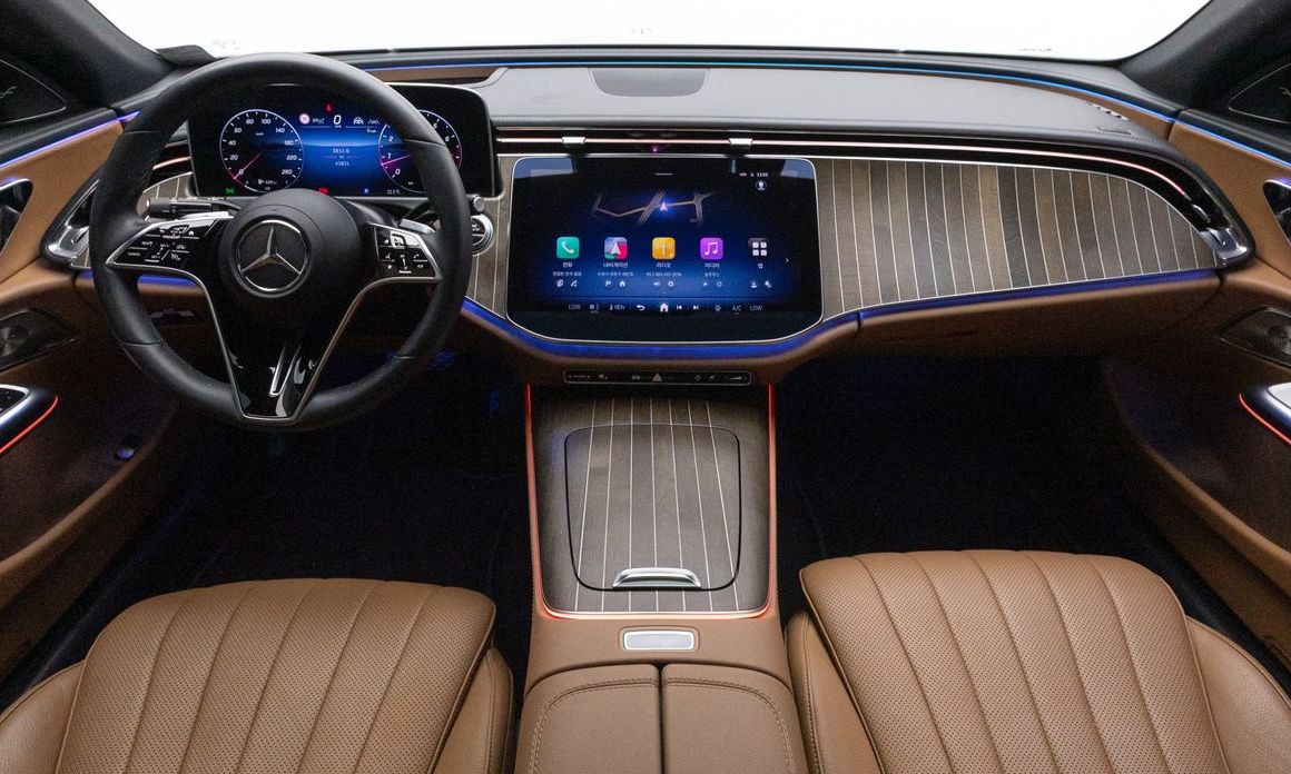 Mercedes-Benz E-Class 2024