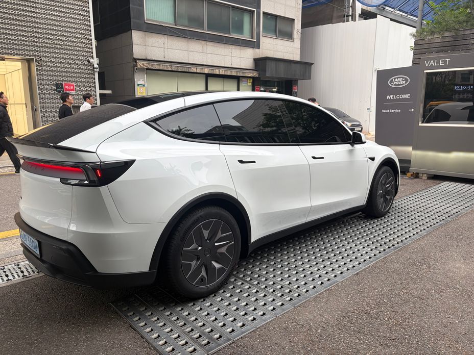 Tesla Model Y 2026
