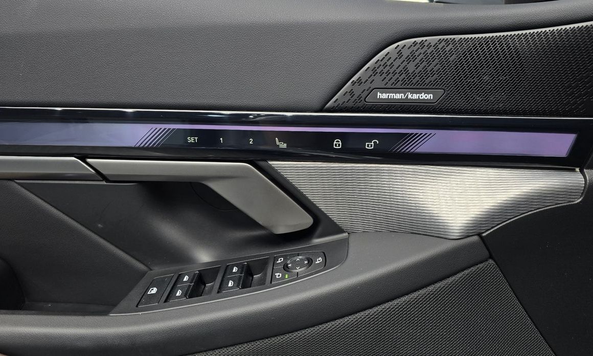 BMW 5-Series 2025