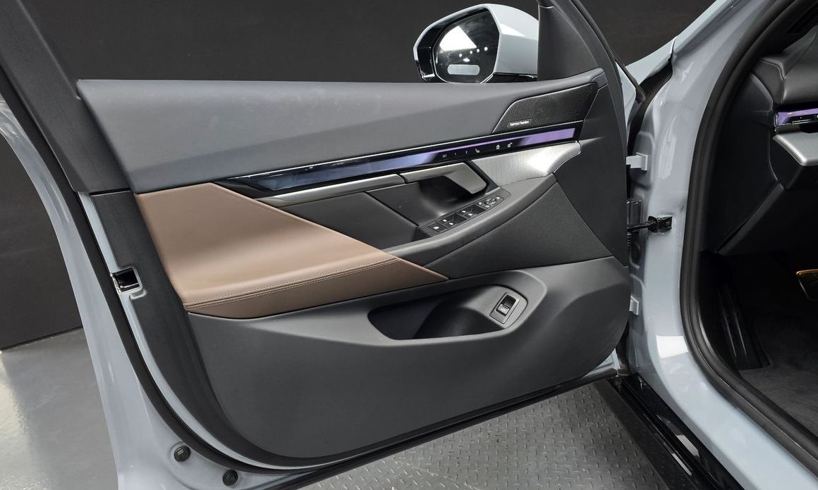 BMW 5-Series 2025