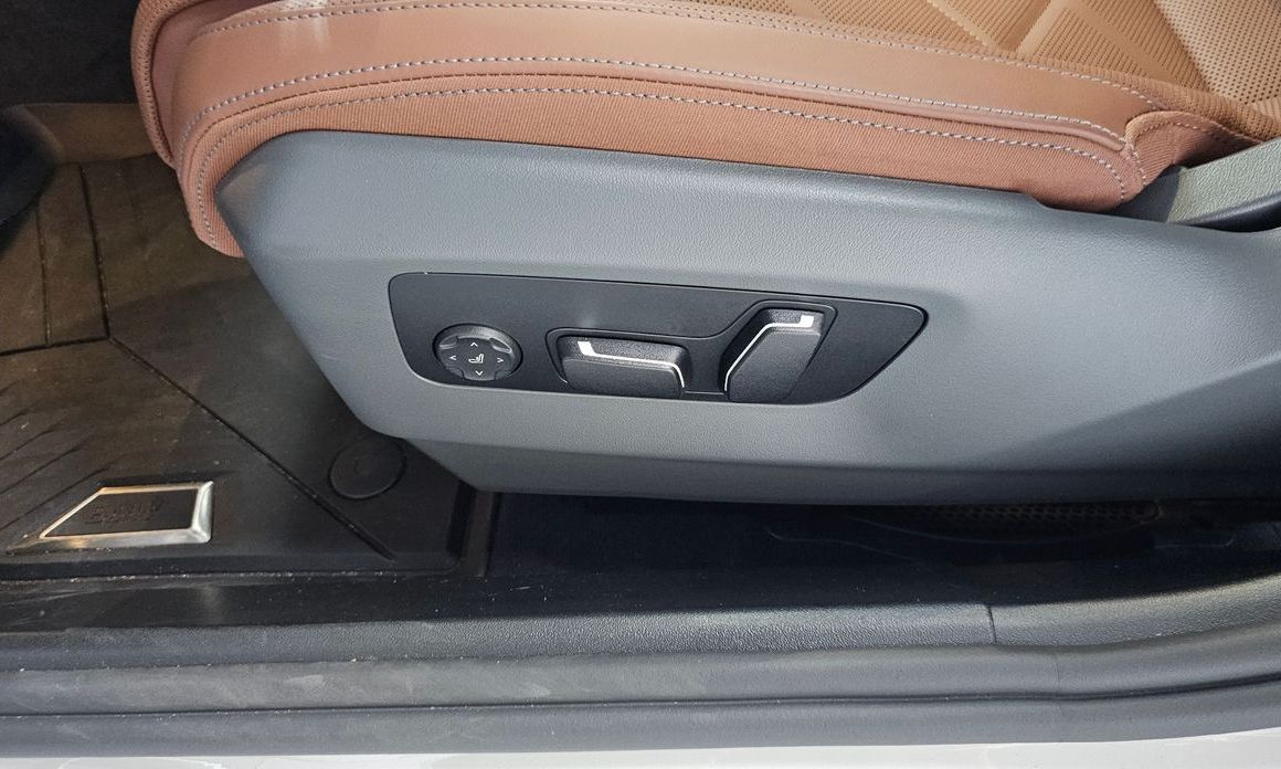 BMW 5-Series 2025