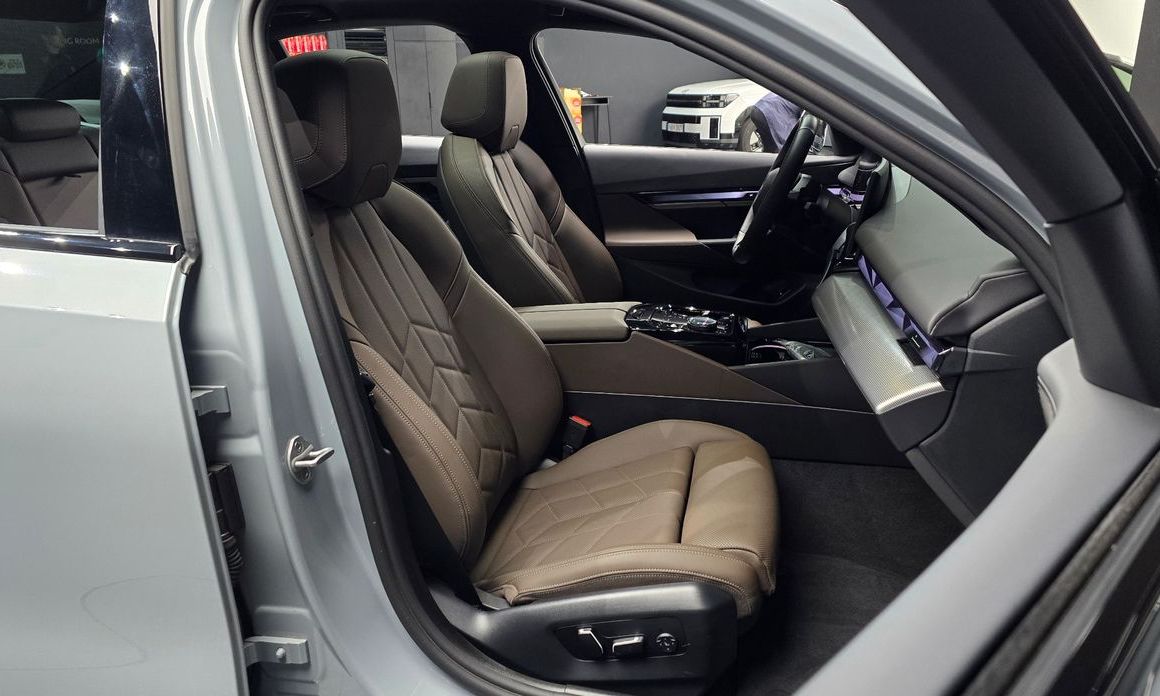 BMW 5-Series 2025