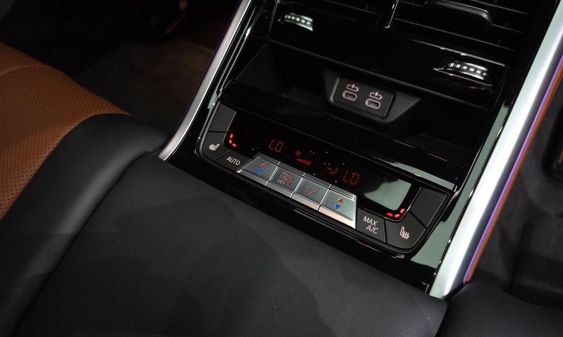 BMW 8-Series 2023