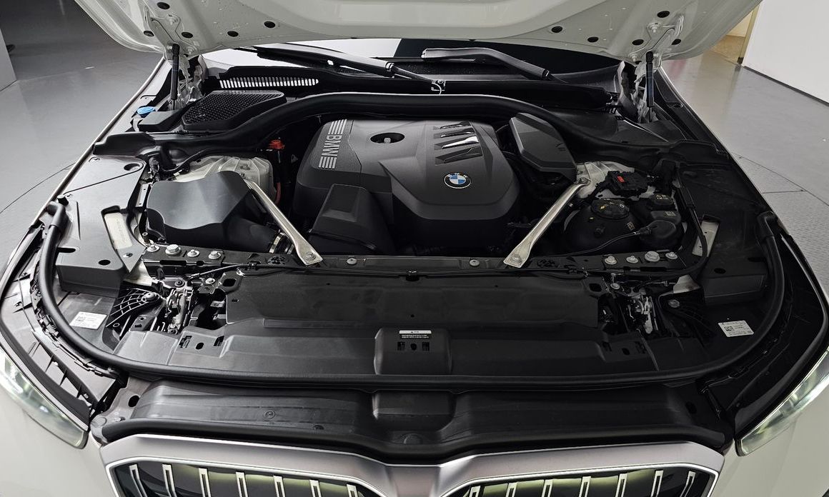 BMW 5-Series 2025