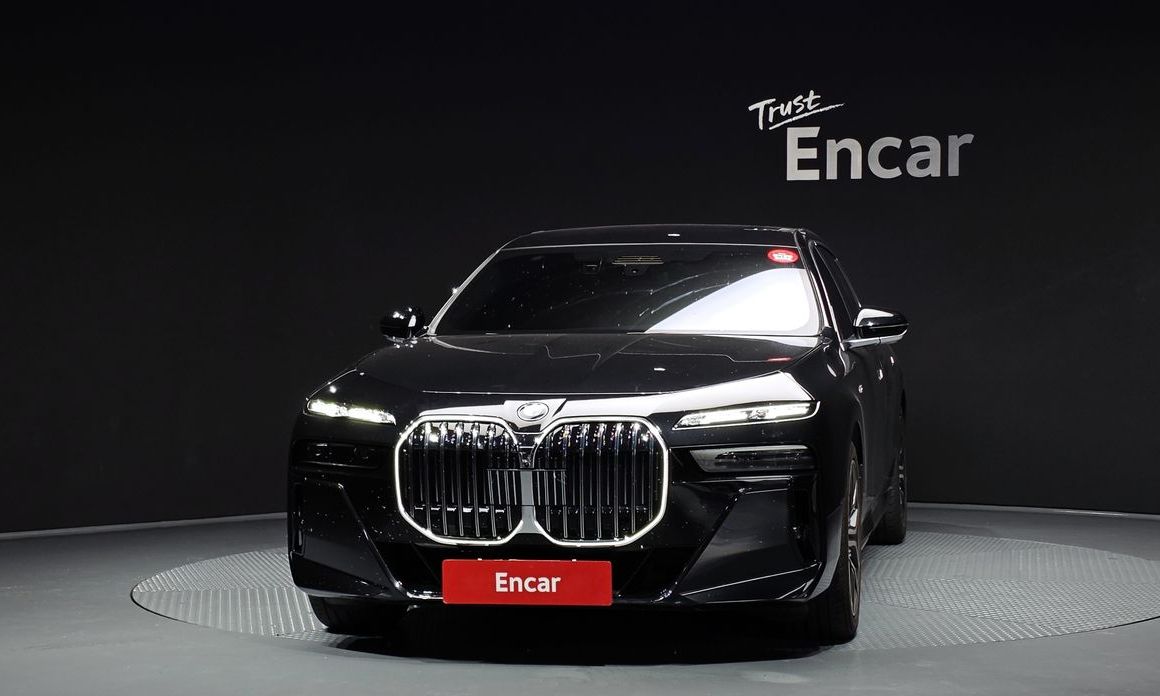 BMW 7-Series 2024