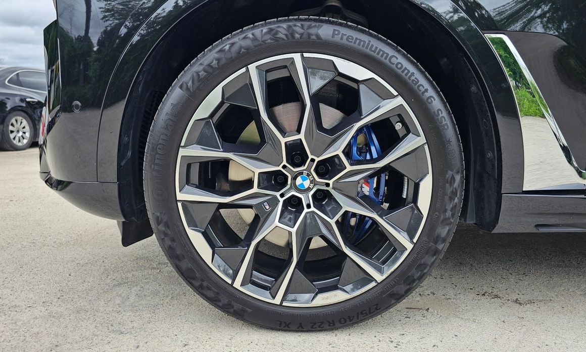 BMW X7 2025