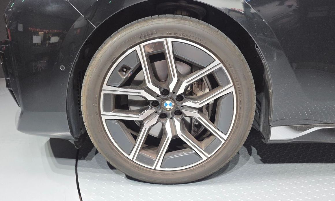 BMW 7-Series 2024