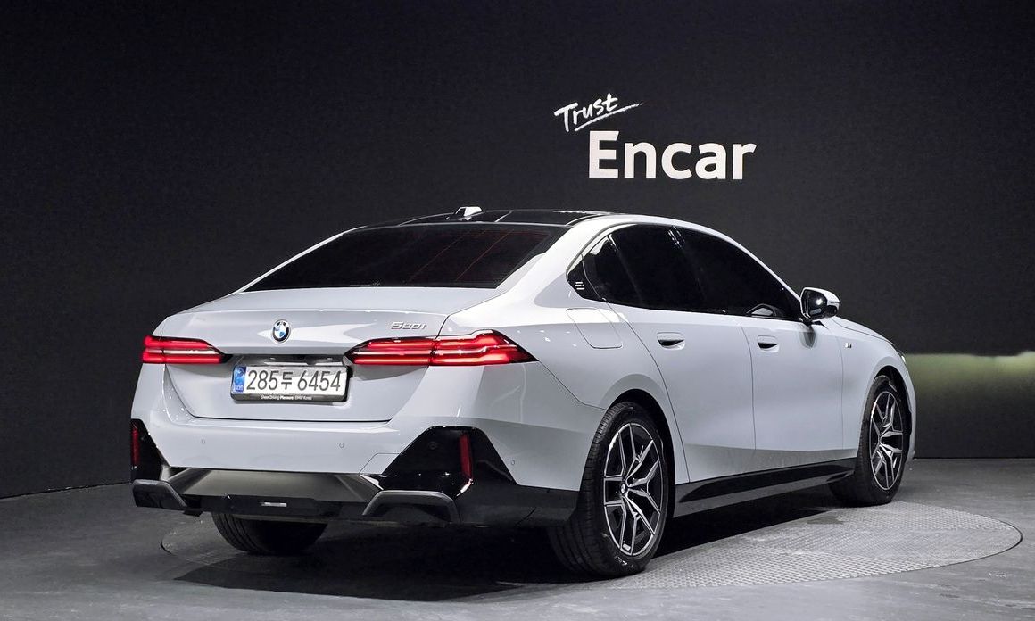 BMW 5-Series 2025