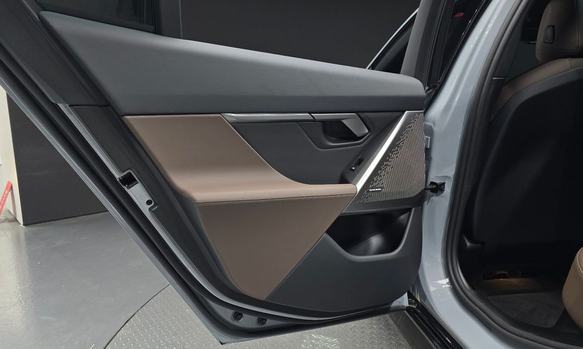 BMW 5-Series 2025