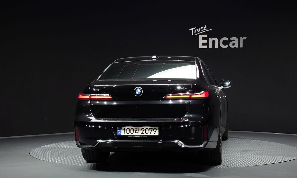 BMW 7-Series 2024