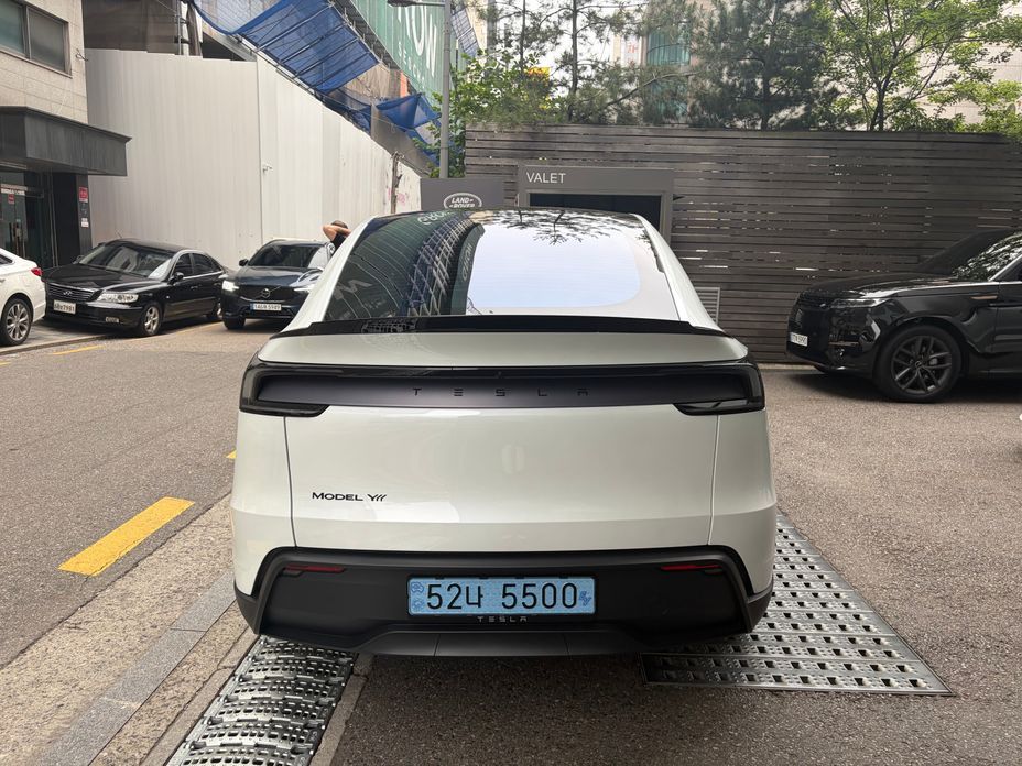 Tesla Model Y 2026