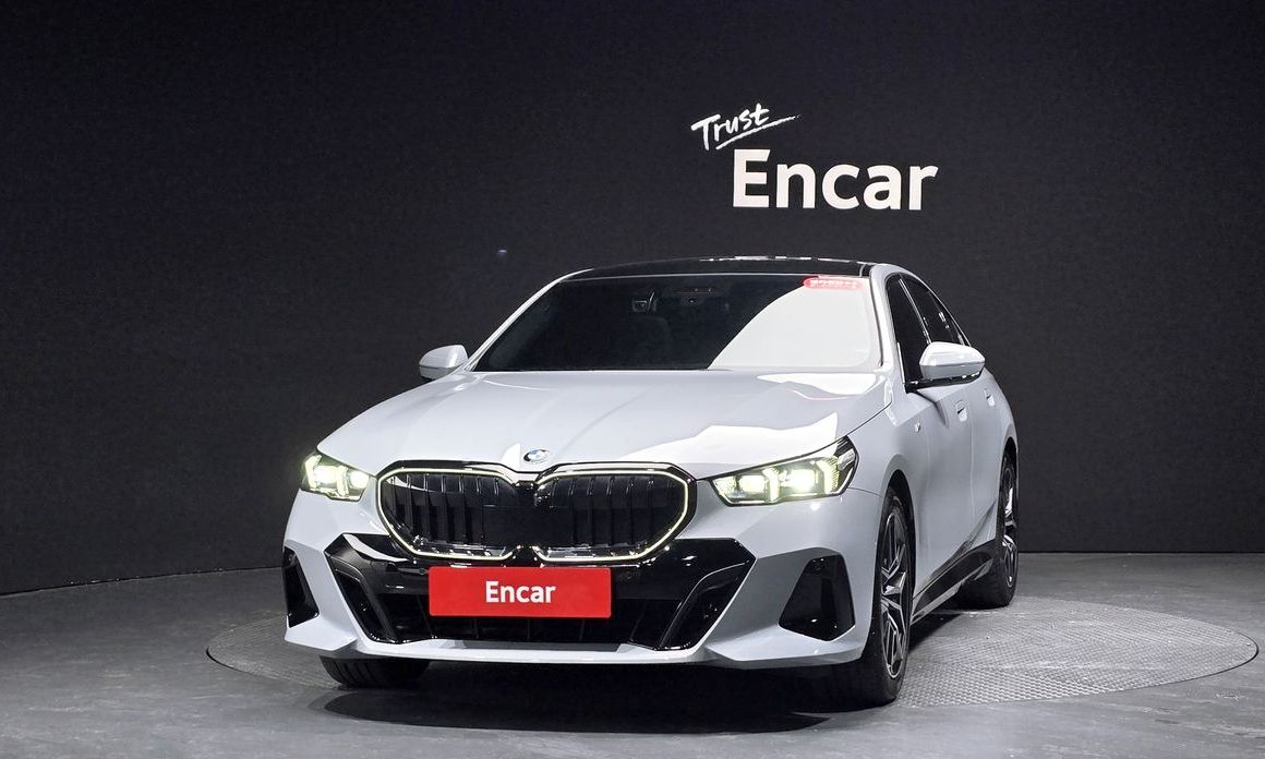 BMW 5-Series 2025