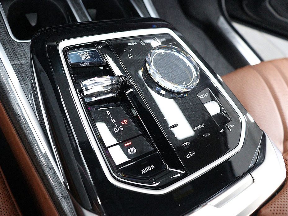 BMW 7-Series 2024