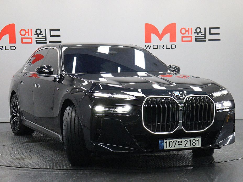 BMW 7-Series 2024