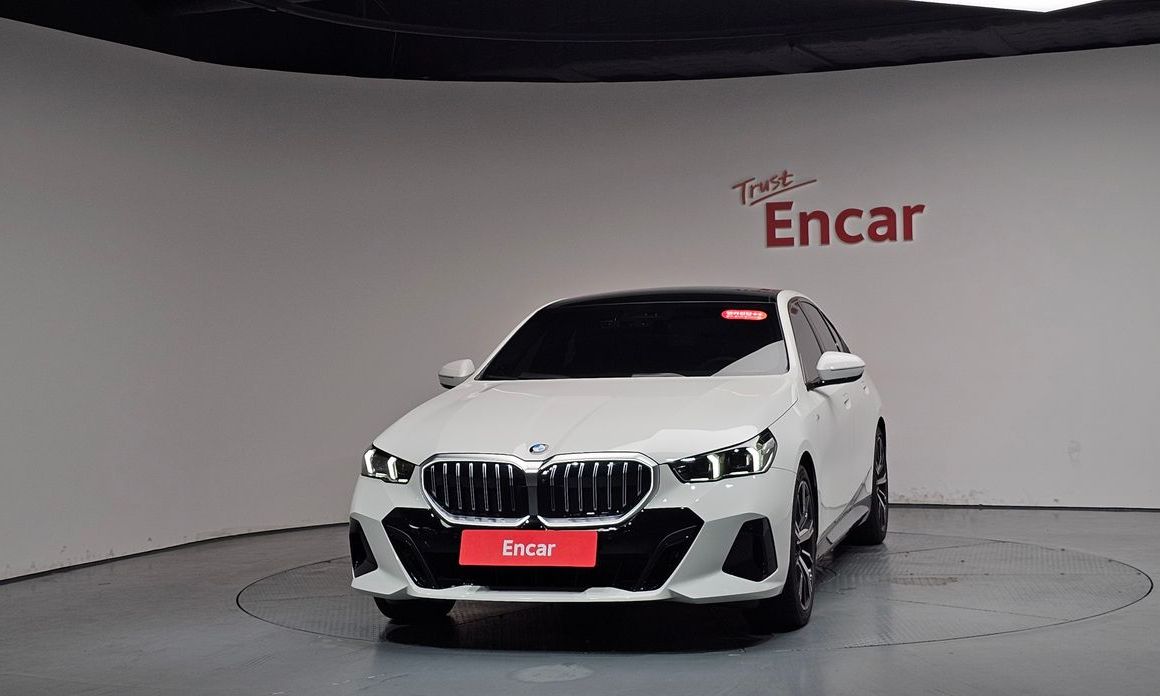 BMW 5-Series 2025
