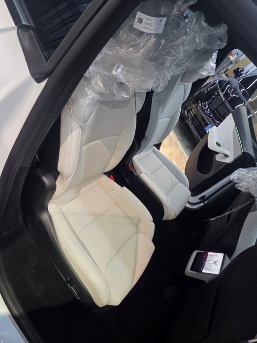 Tesla Model Y 2026
