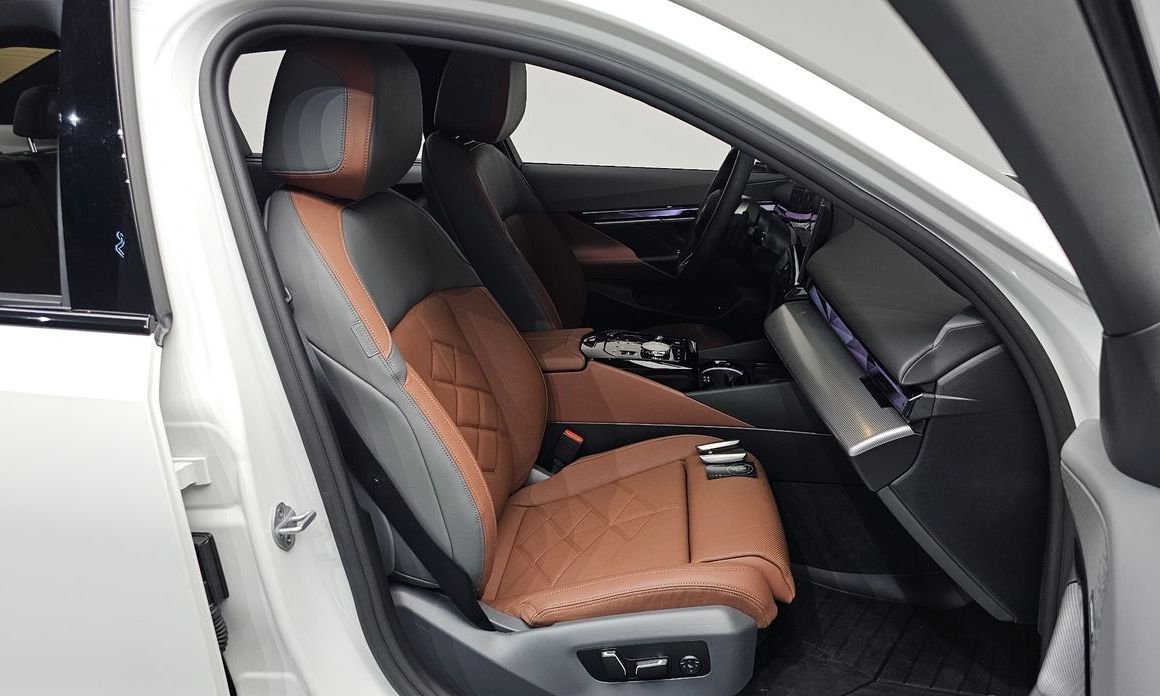 BMW 5-Series 2025