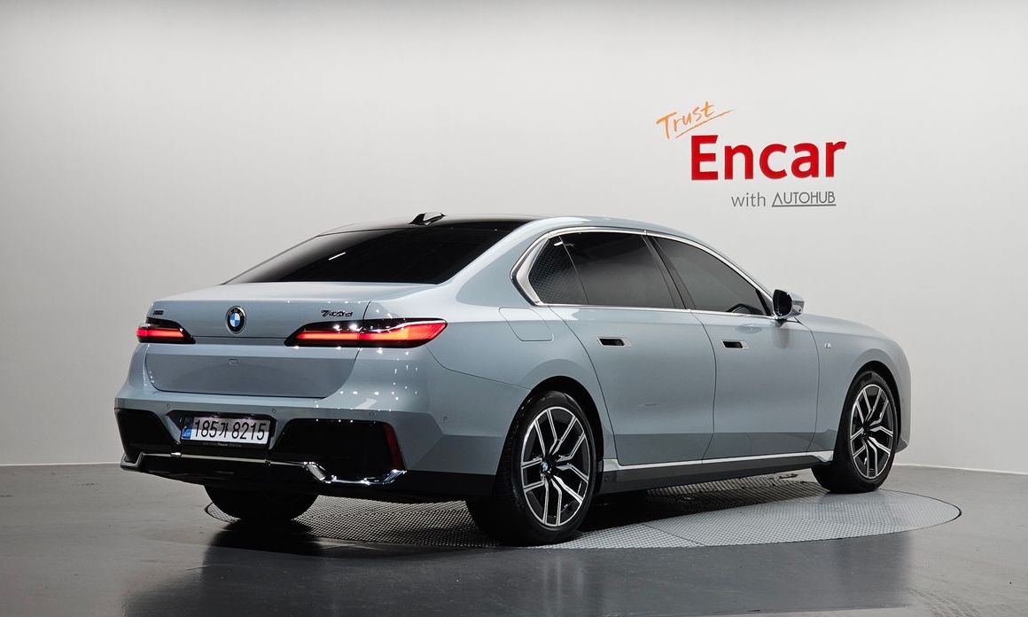 BMW 7-Series 2024