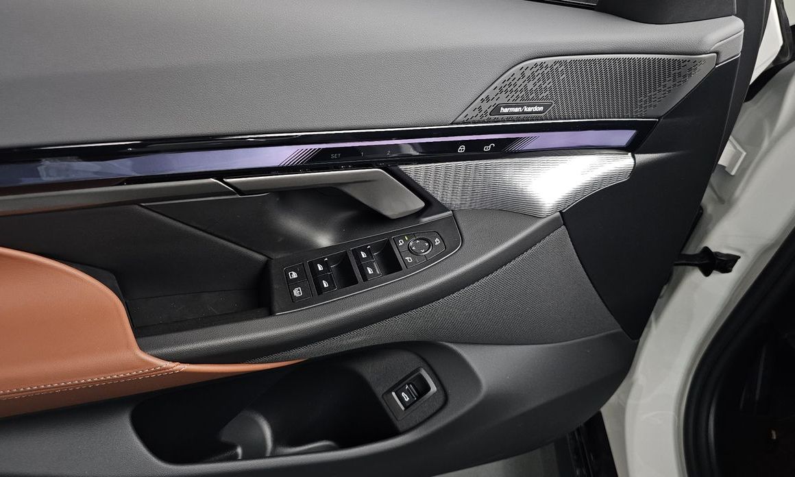 BMW 5-Series 2025