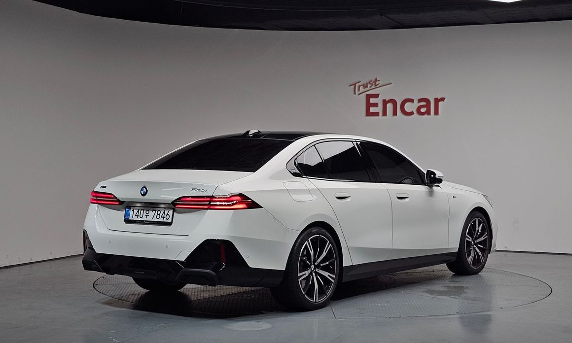 BMW 5-Series 2025